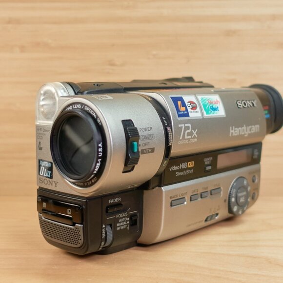 Sony Handycam DCR‑TR940 Hi8 Camcorder (NTSC) / Made in Japan / Tested & Working - Picture 1 of 9